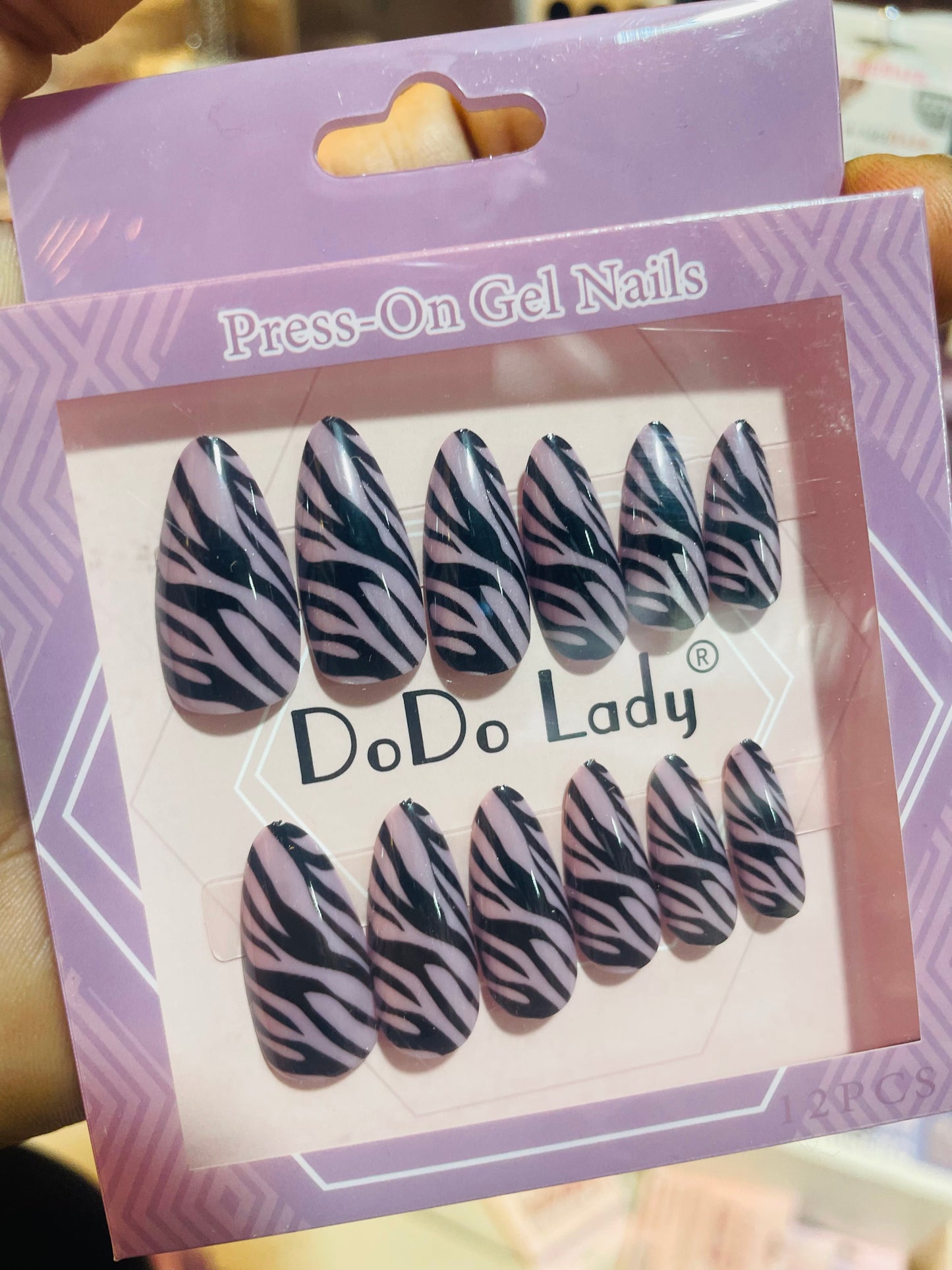 Fake nails 12 pieces with plastic glue