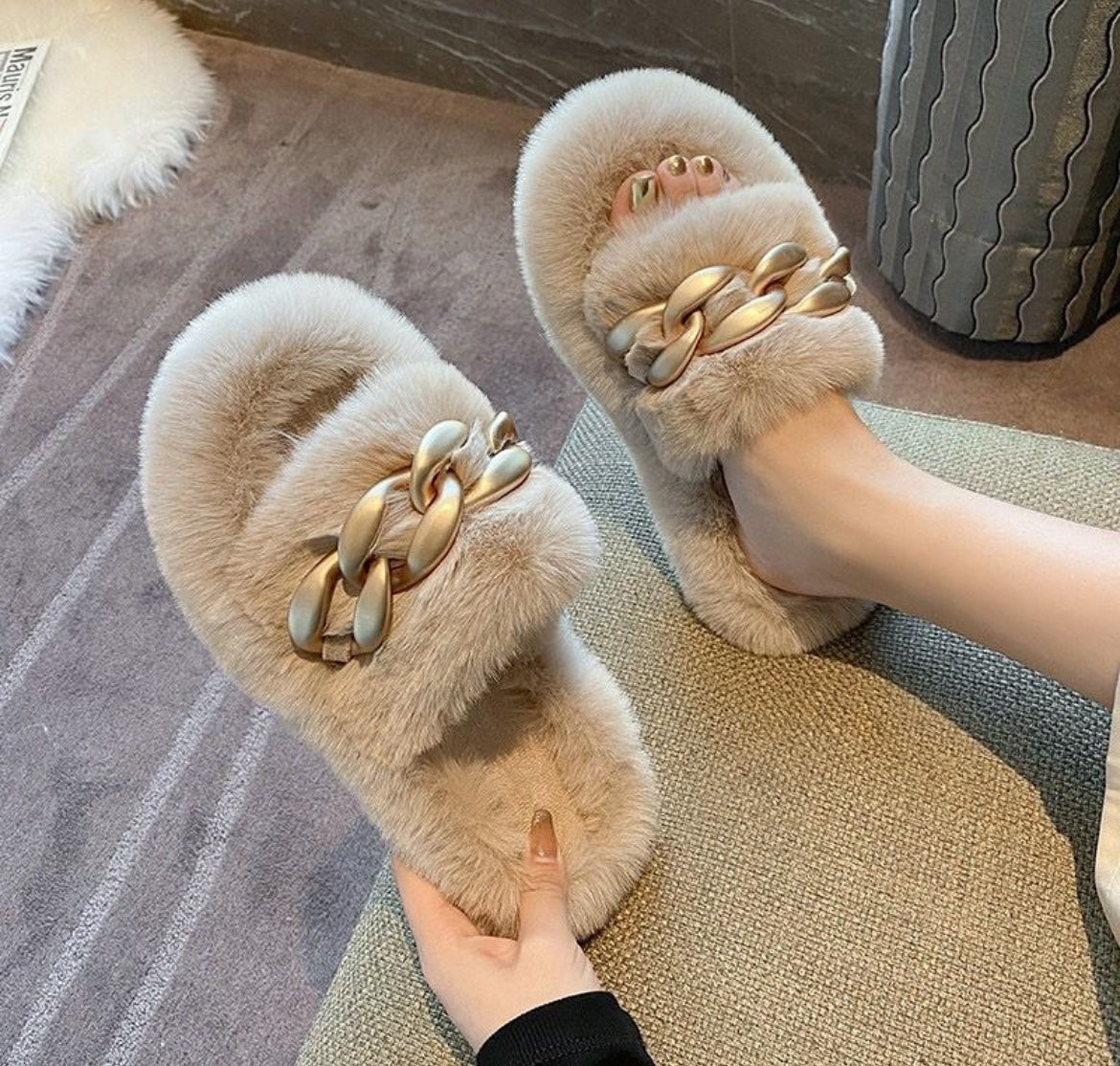 Slippers 2025
