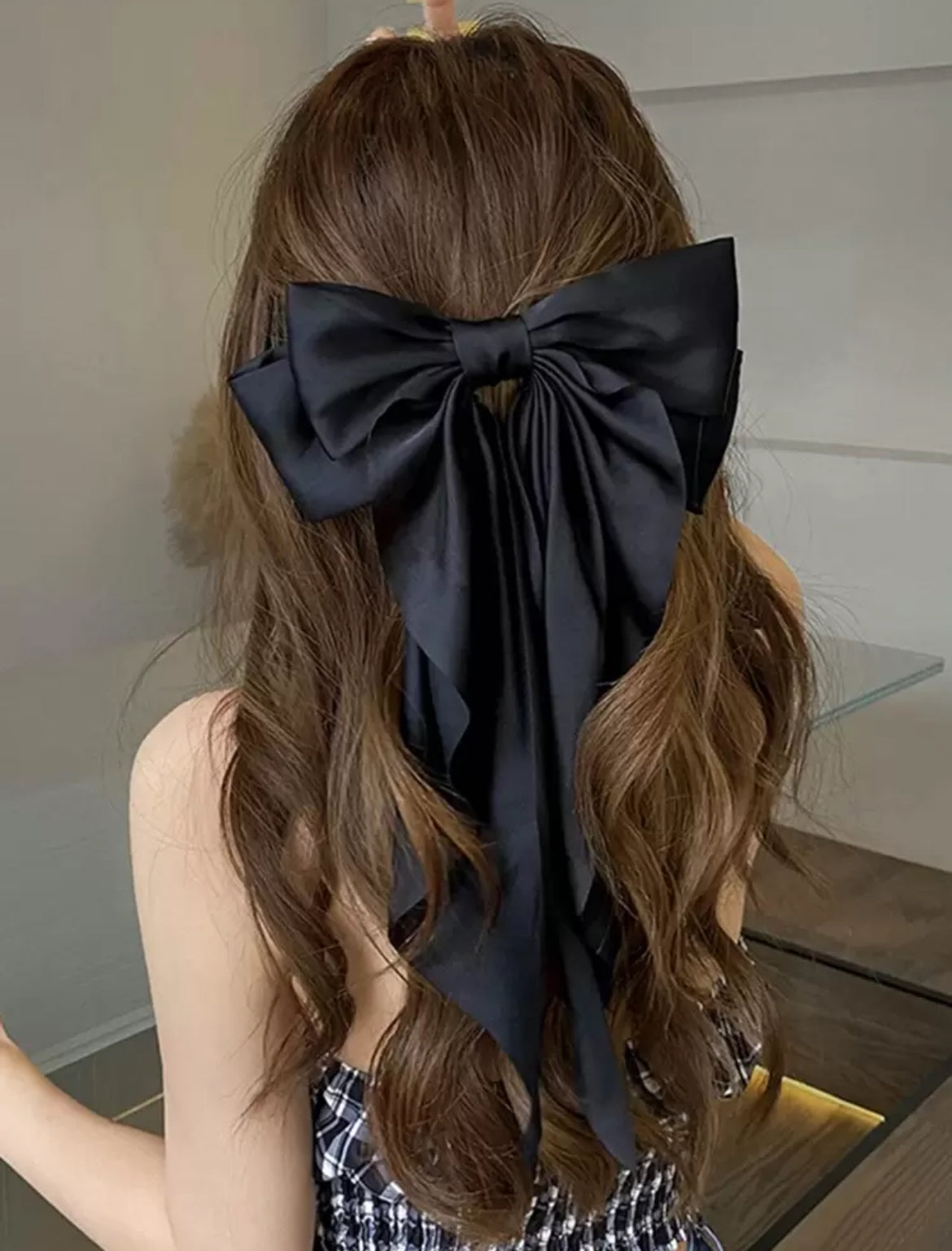 Black Ribbon clips hair