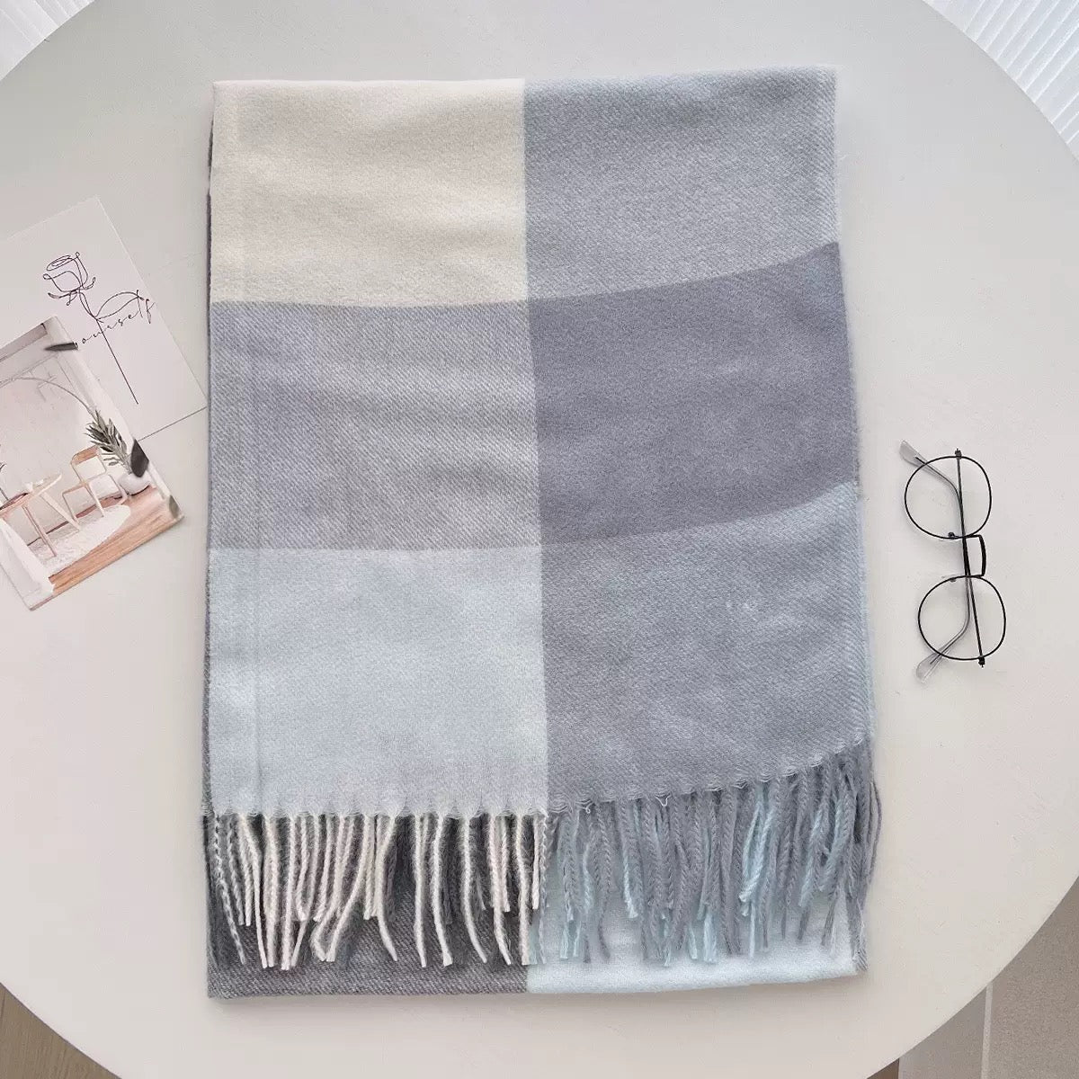 New trendy scarves