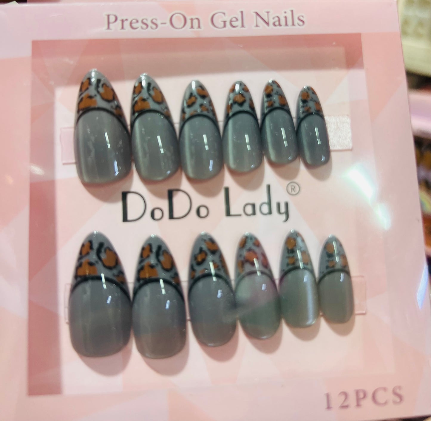 Fake nails 12 pieces with plastic glue