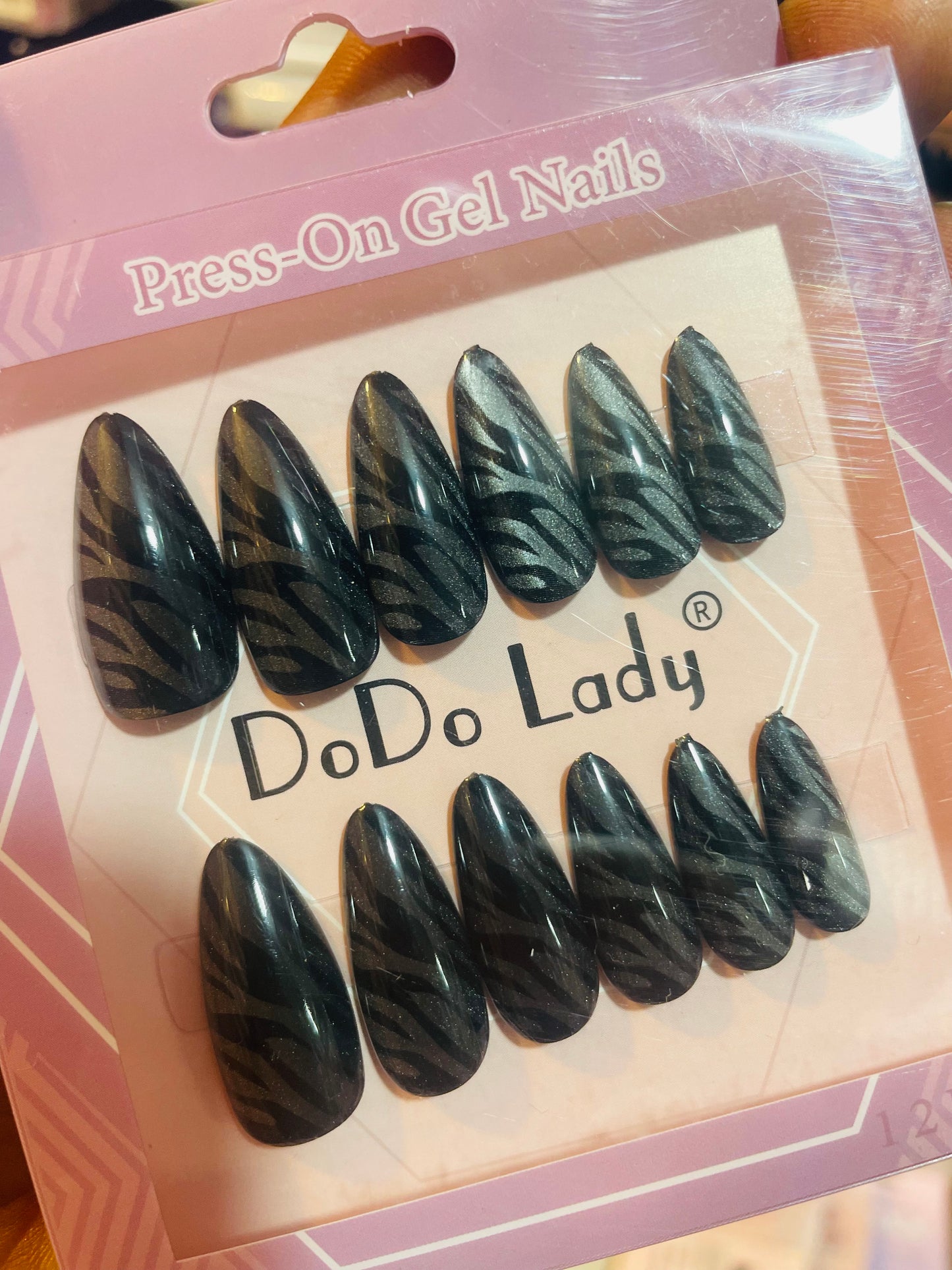 Fake nails 12 pieces with plastic glue