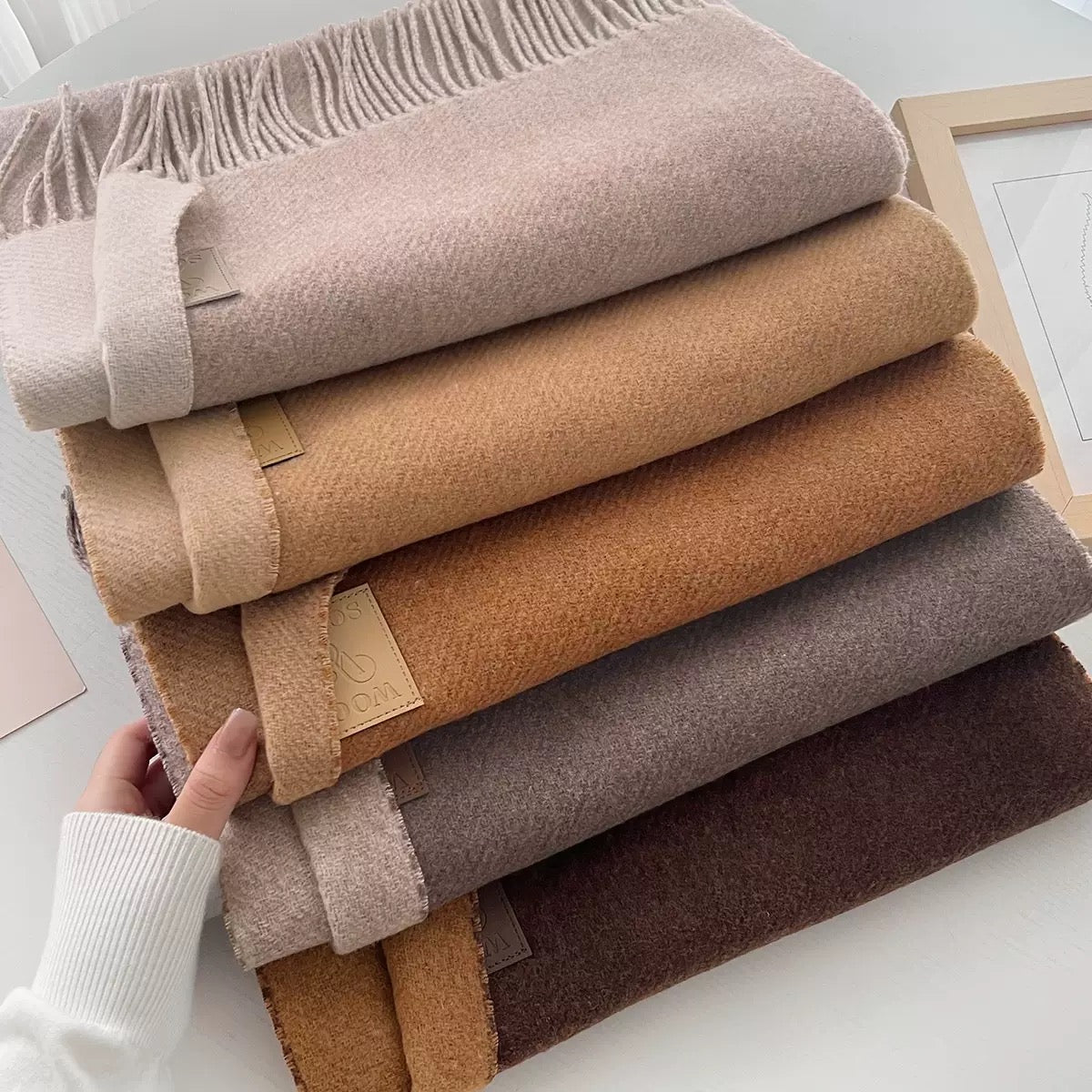 New trendy scarves 2025