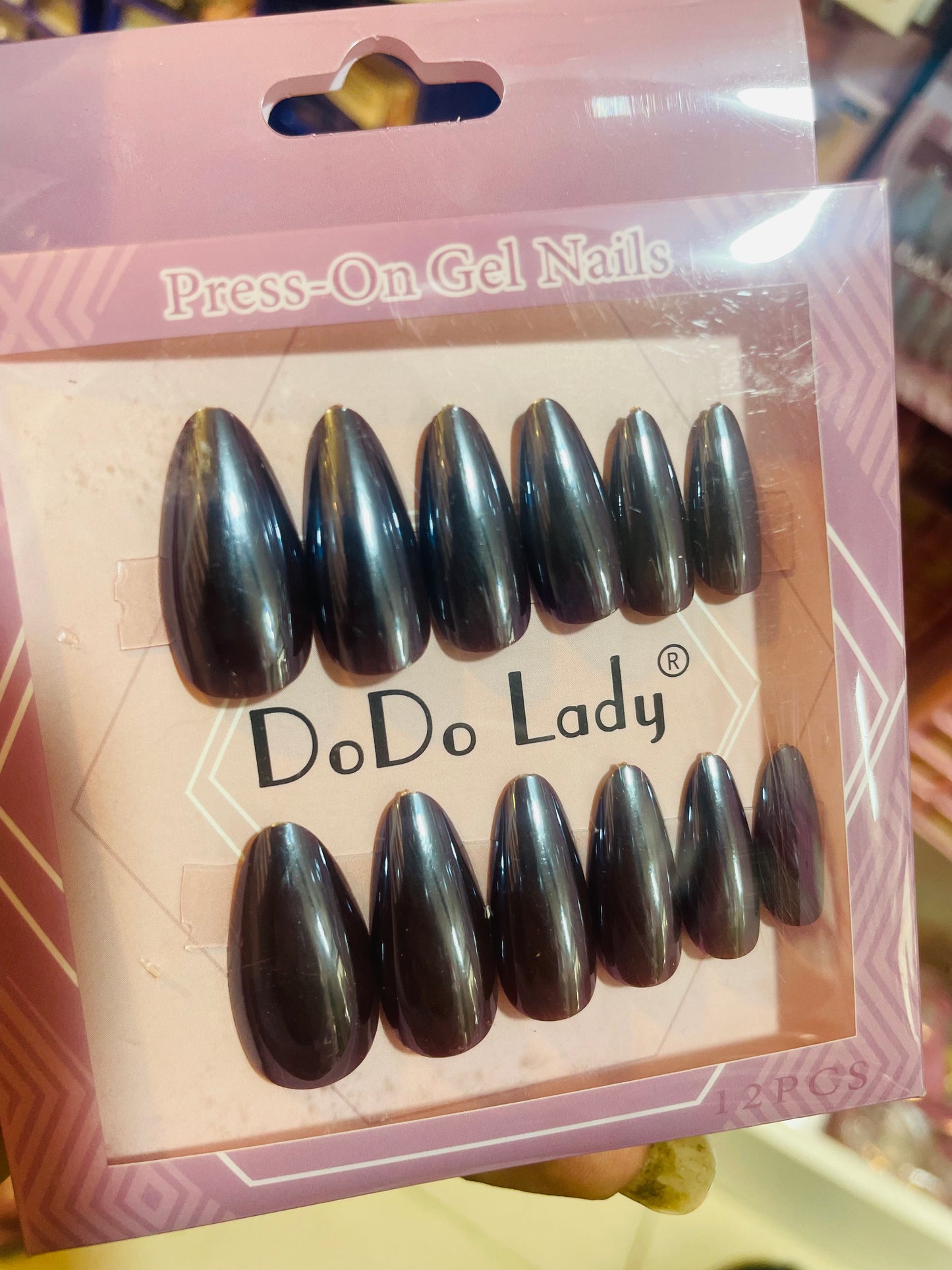 Fake nails 12 pieces with plastics glue