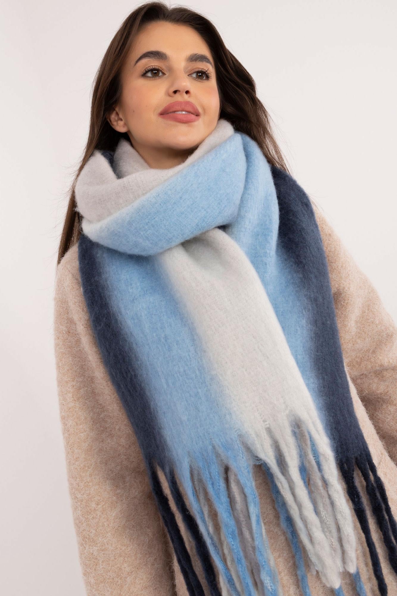 New trendy scarves 2025/2026