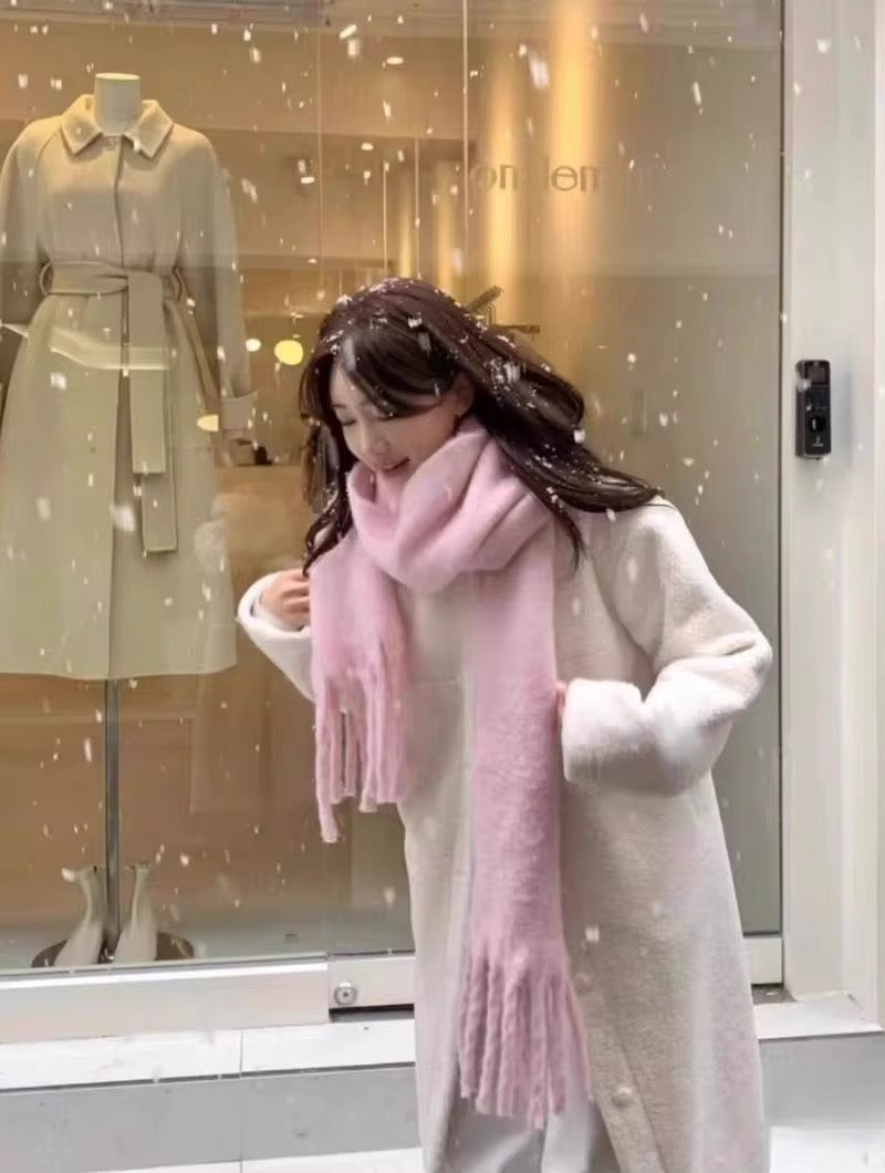 Trendy scarves wool