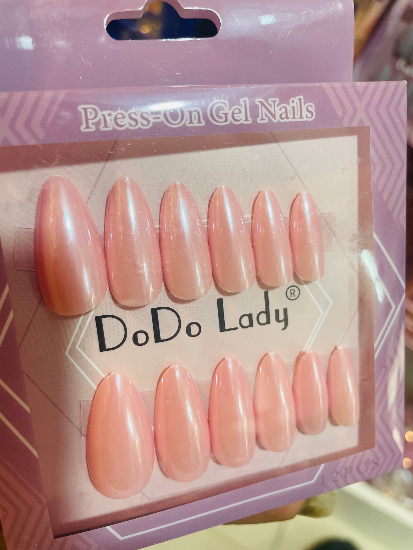 Fake nails 12 pieces with plastics glue