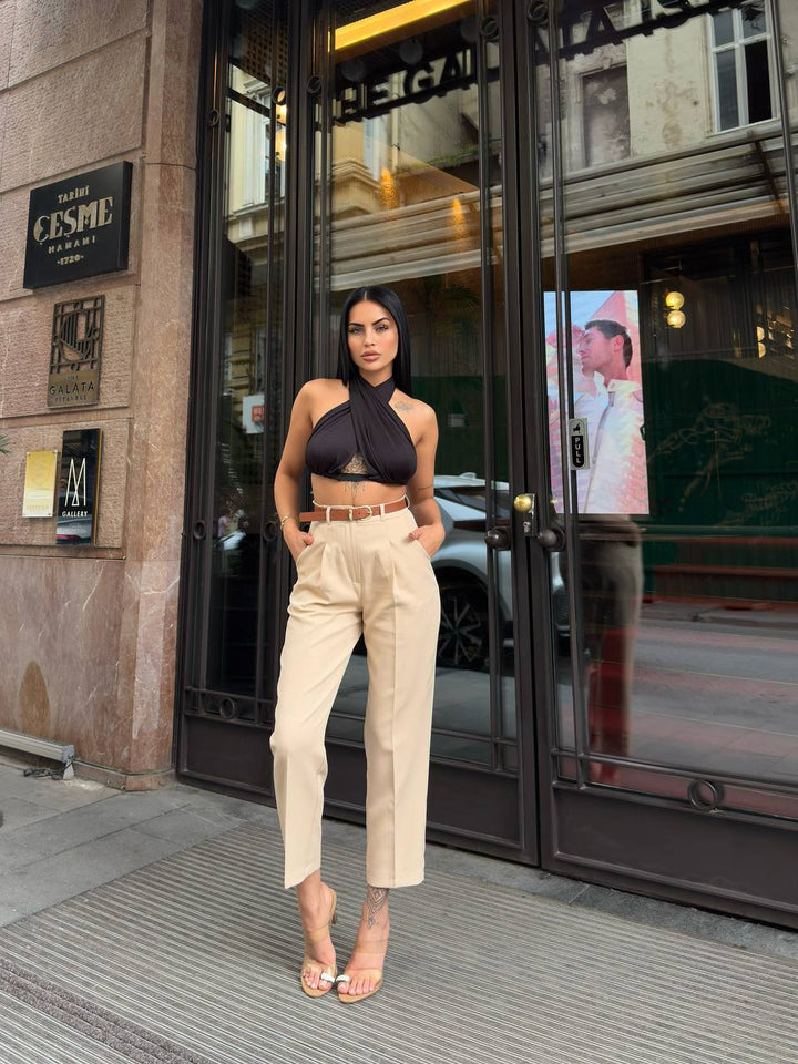 Zara models pants with belt