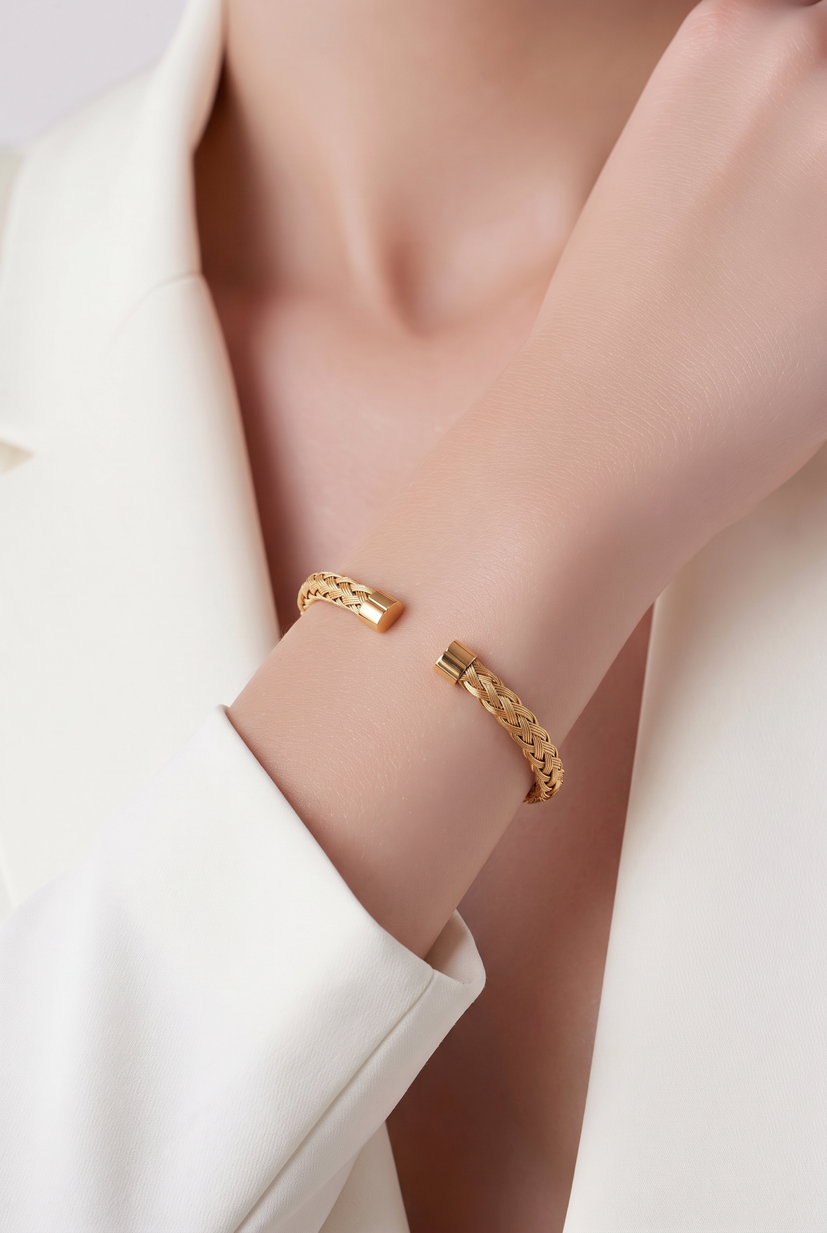 Womeb bracelet