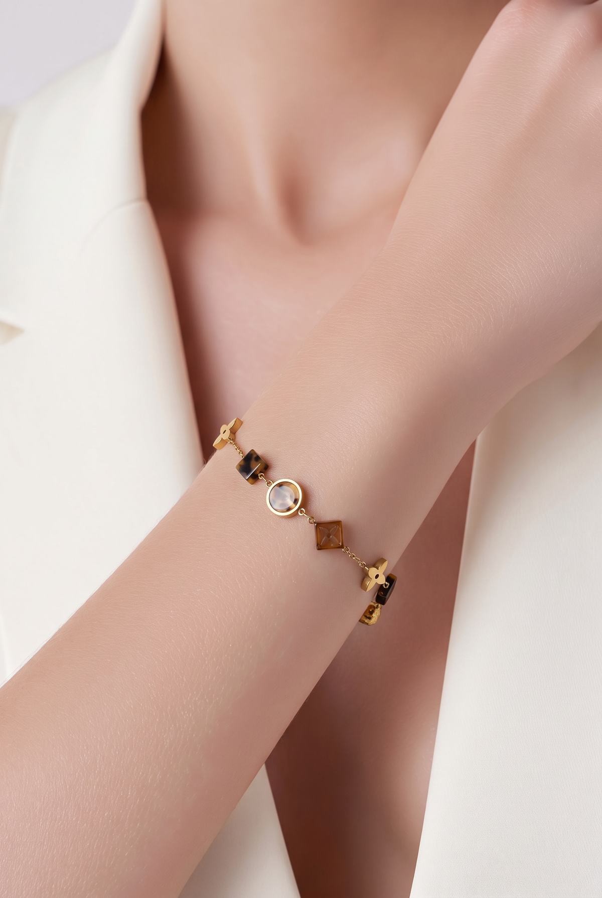 Women bracelet