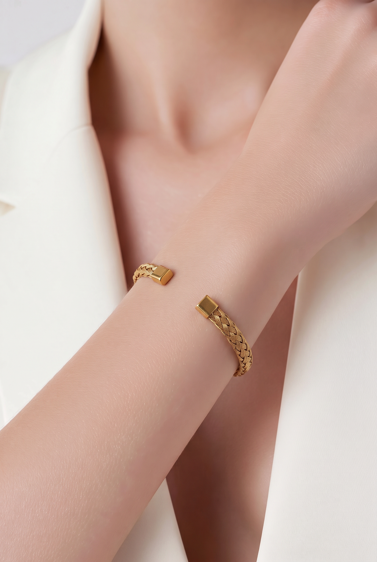 Woman bracelet